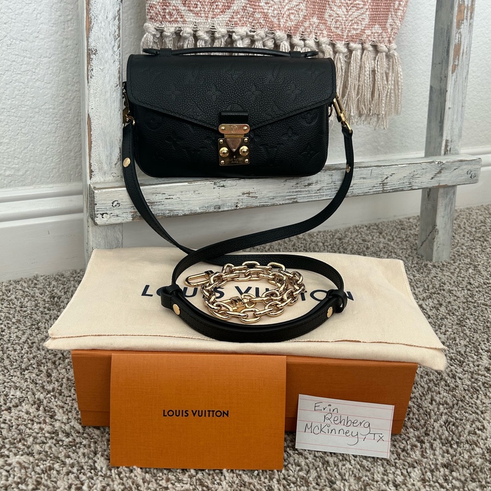 Louis Vuitton Pochette Metis East West in Empreinte Noir